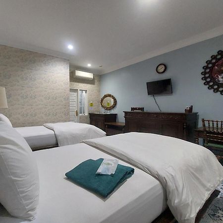Nonie'S Huis Hotel Medan Exterior foto